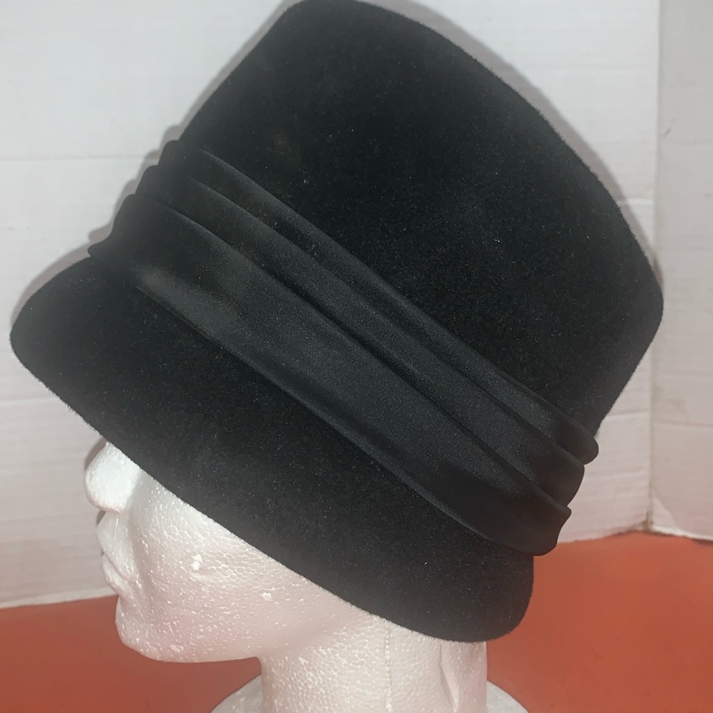 Vintage Black Genuine Velour Top Hat Satin wrapped brim CLASSY & SASSY!!